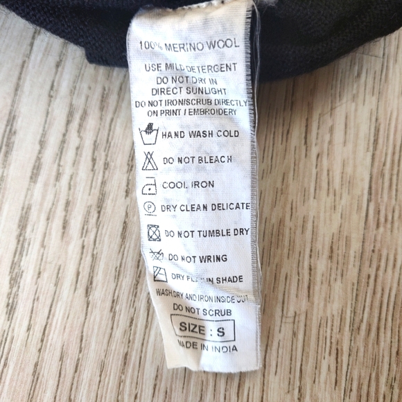 UCB 100% Merino Wool Men Vest - Picture 4 of 5